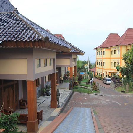 Ciptaningati Hotel Batu  Exterior foto