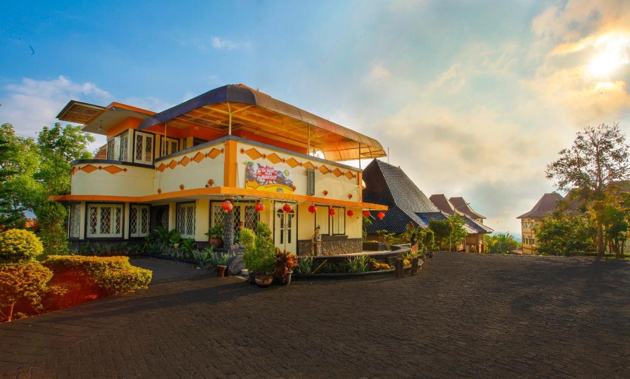 Ciptaningati Hotel Batu  Exterior foto