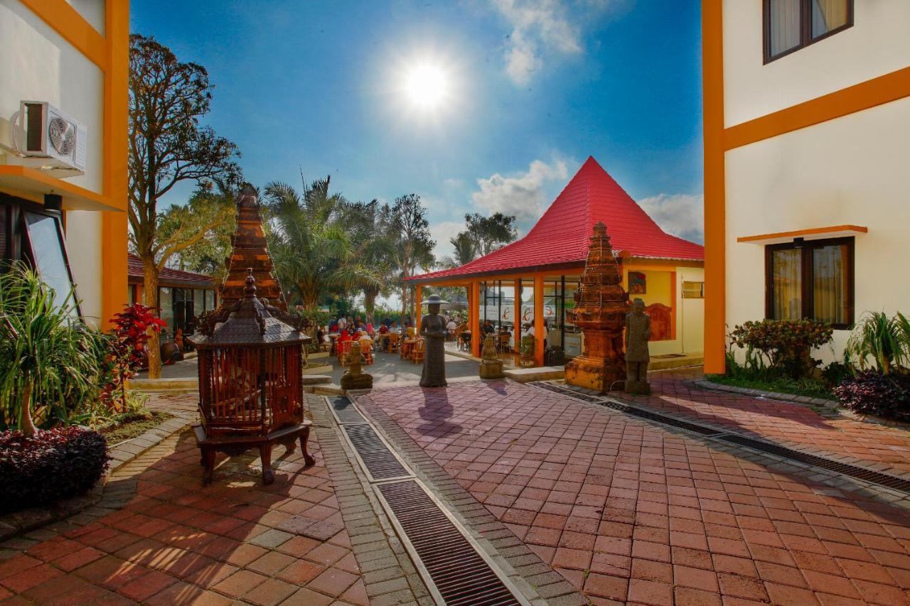 Ciptaningati Hotel Batu  Exterior foto